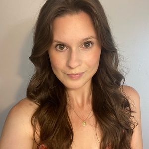 Meet your Posher, Deborah